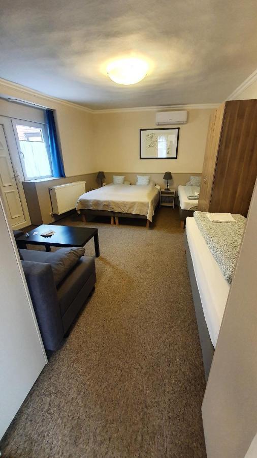Central Motel แก็ชแกเมต ภายนอก รูปภาพ