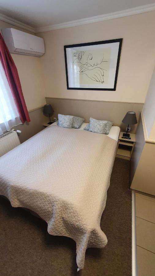 Central Motel แก็ชแกเมต ภายนอก รูปภาพ